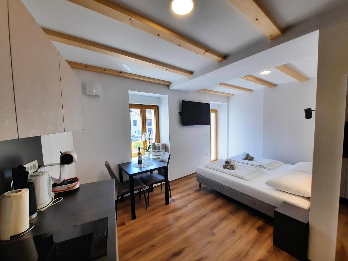 Apartments Hlapi With Spa Kobarid Exterior foto