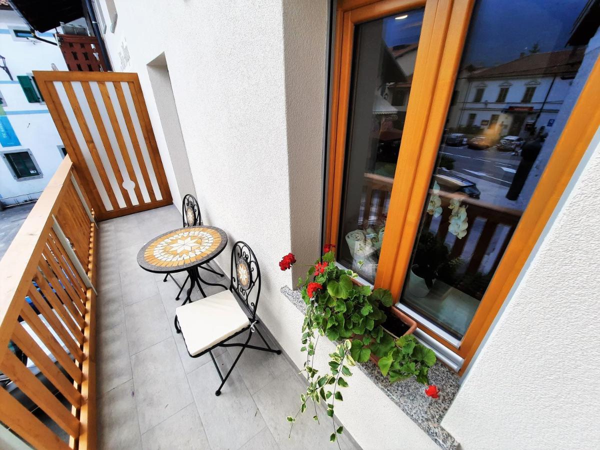 Apartments Hlapi With Spa Kobarid Exterior foto